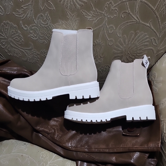 Women's Beige Ankle Boots - Picture 1 of 12